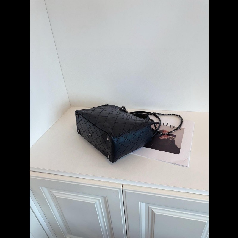 Chanel 3ways tote
黑銀牛皮菱格托特
小號-4