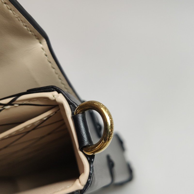 Louis Vuitton(LV)Trunk Vertical牛皮老花S-lock鎖扣斜挎包單肩包-12