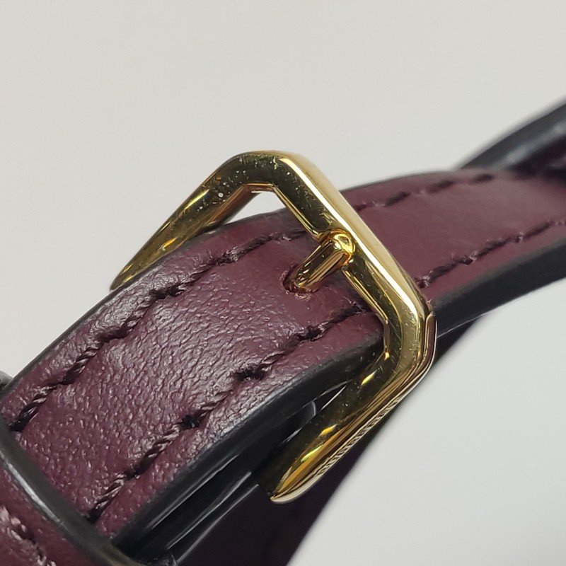 Burberry Hazelmere牛皮純色字母logo斜挎包單肩包-10