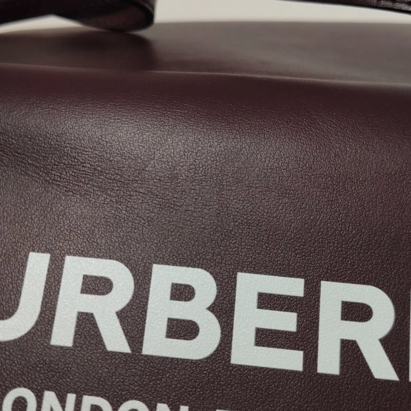 Burberry Hazelmere牛皮純色字母logo斜挎包單肩包-17