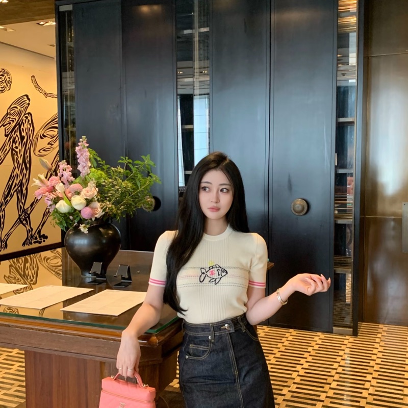 Chanel Lp 小飯盒 25C 珊瑚粉 膠膜未撕 2025/5台灣購入-4