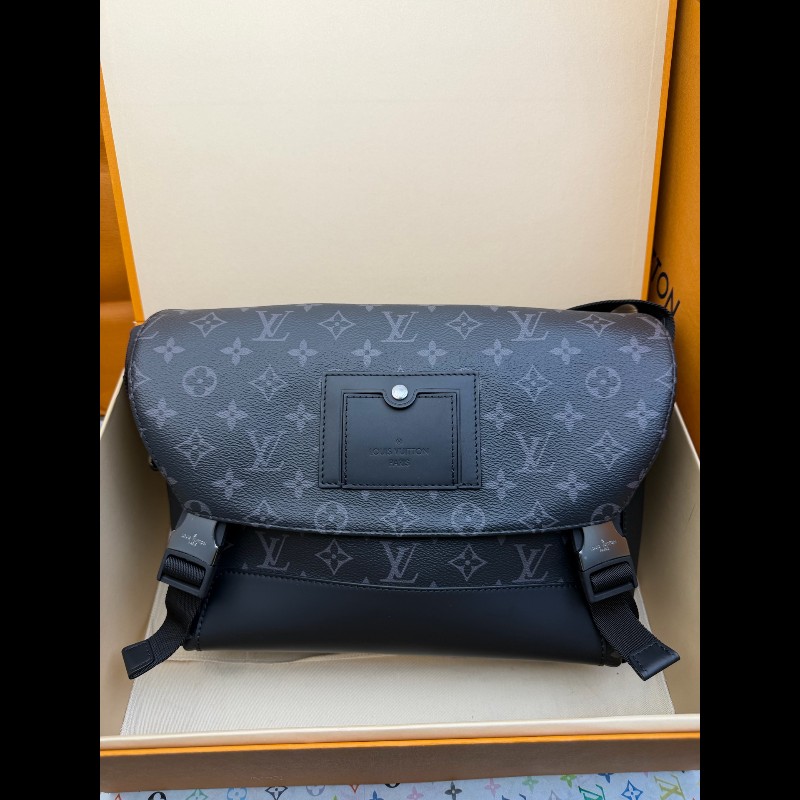 LV路易威登 黑老花郵差包 黑武士 M40511 可送禮-0