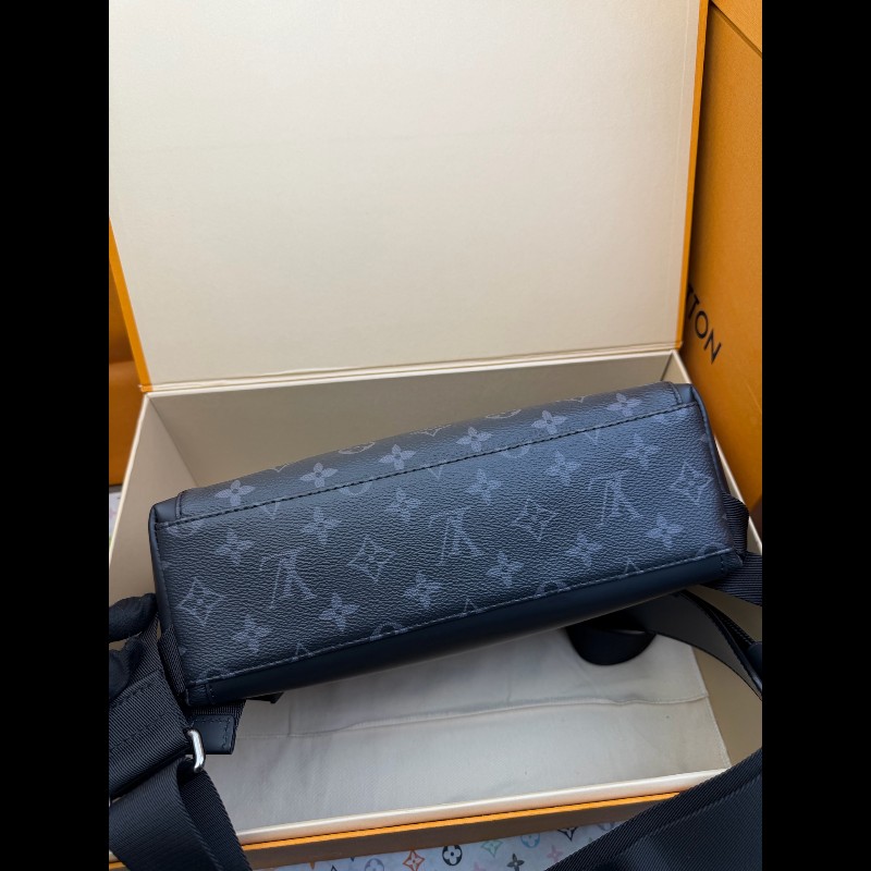 LV路易威登 黑老花郵差包 黑武士 M40511 可送禮-5