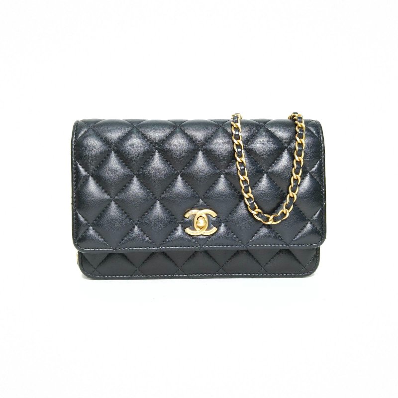 CHANEL CFWOC19黑色羊皮晶片開金扣金球調節扣肩帶肩背包-0