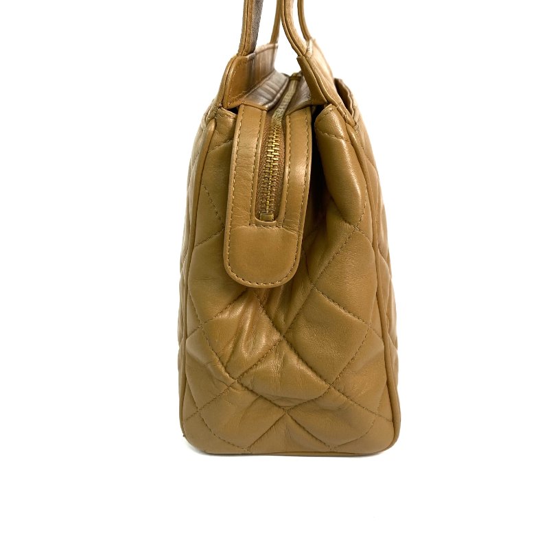 △ Chanel 香奈兒 Beige Lambskin Gold Tone Metal Hand Bag No.4 淺褐色小羊皮金色金屬手袋No.4 - 257024392-2