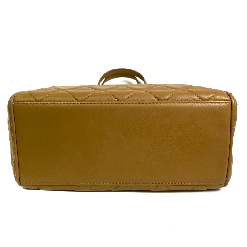 △ Chanel 香奈兒 Beige Lambskin Gold Tone Metal Hand Bag No.4 淺褐色小羊皮金色金屬手袋No.4 - 257024392-4