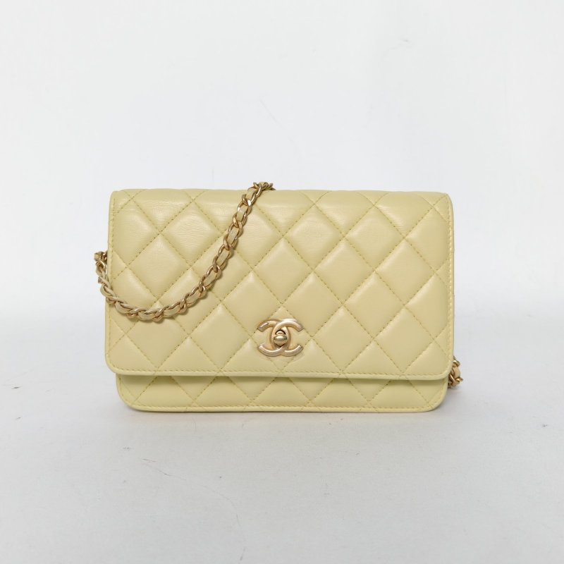 CHANEL CFWOC19黃色羊皮30開金扣金球調節扣肩帶肩背包-0