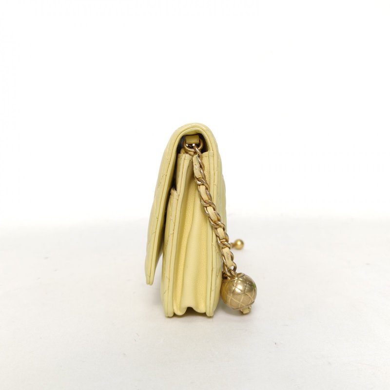 CHANEL CFWOC19黃色羊皮30開金扣金球調節扣肩帶肩背包-3