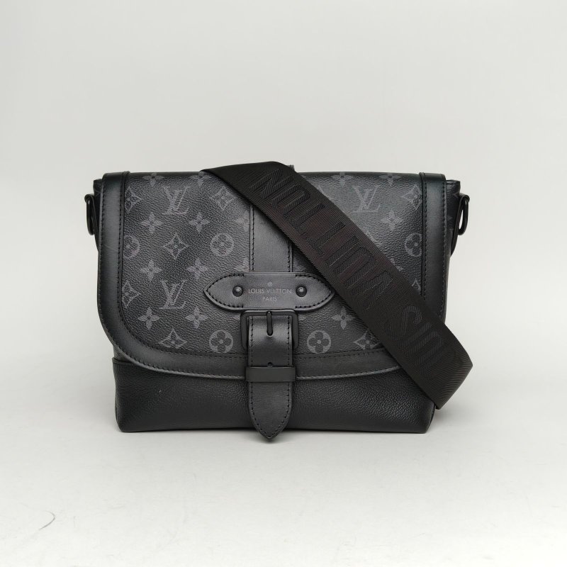 LOUIS VUITTON 黑色PVC晶片黑扣Saumur郵差包肩背包-0