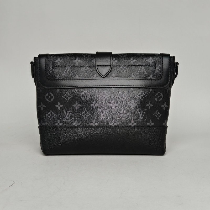LOUIS VUITTON 黑色PVC晶片黑扣Saumur郵差包肩背包-2