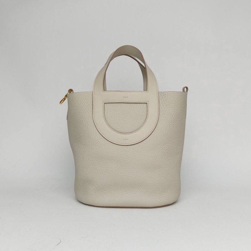 HERMES InTheLoop23豬鼻子菜籃子8L冰川白TC皮B刻金扣肩背包-2