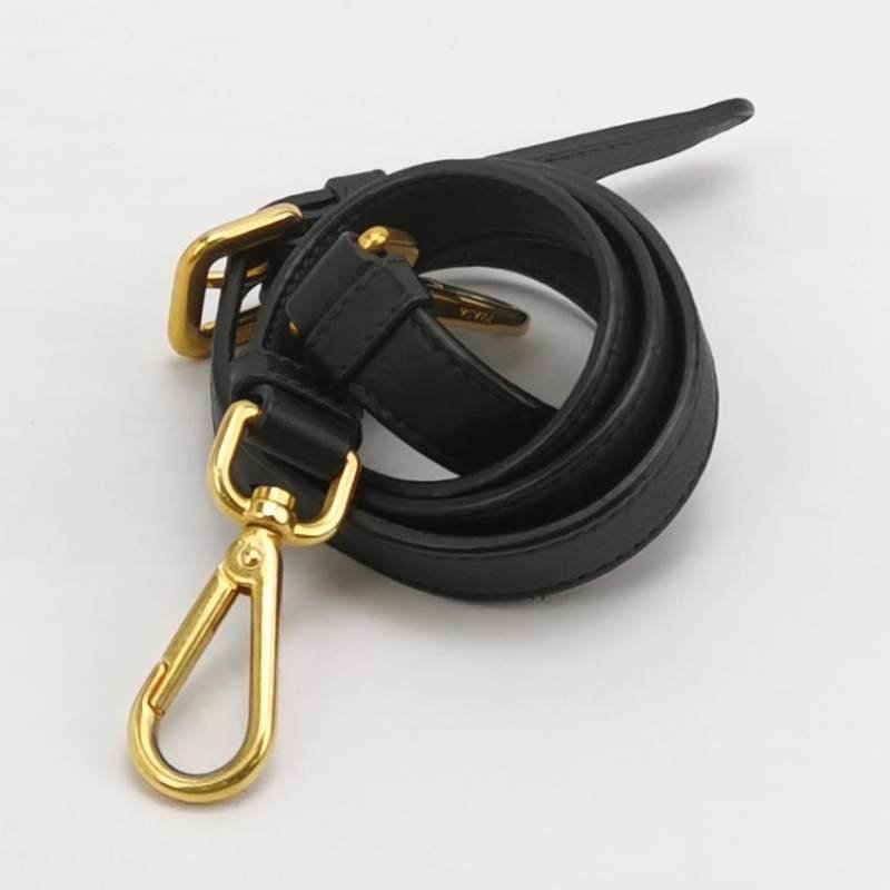 Prada牛皮純色字母Logo斜挎包單肩包-8