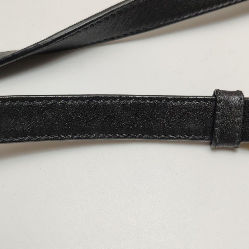 Prada牛皮純色字母Logo斜挎包單肩包-10