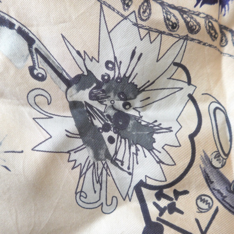 LOEWE真絲圖騰大方巾-1