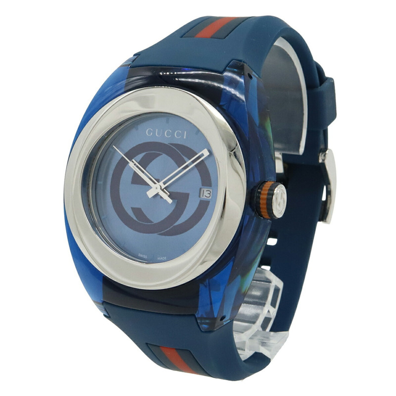 GUCCI Sync 男士石英腕錶，藍色錶盤，不鏽鋼橡膠錶殼，飾有互扣式 G 標誌，Shelley 款，137.1 毫米，YA137104A-2