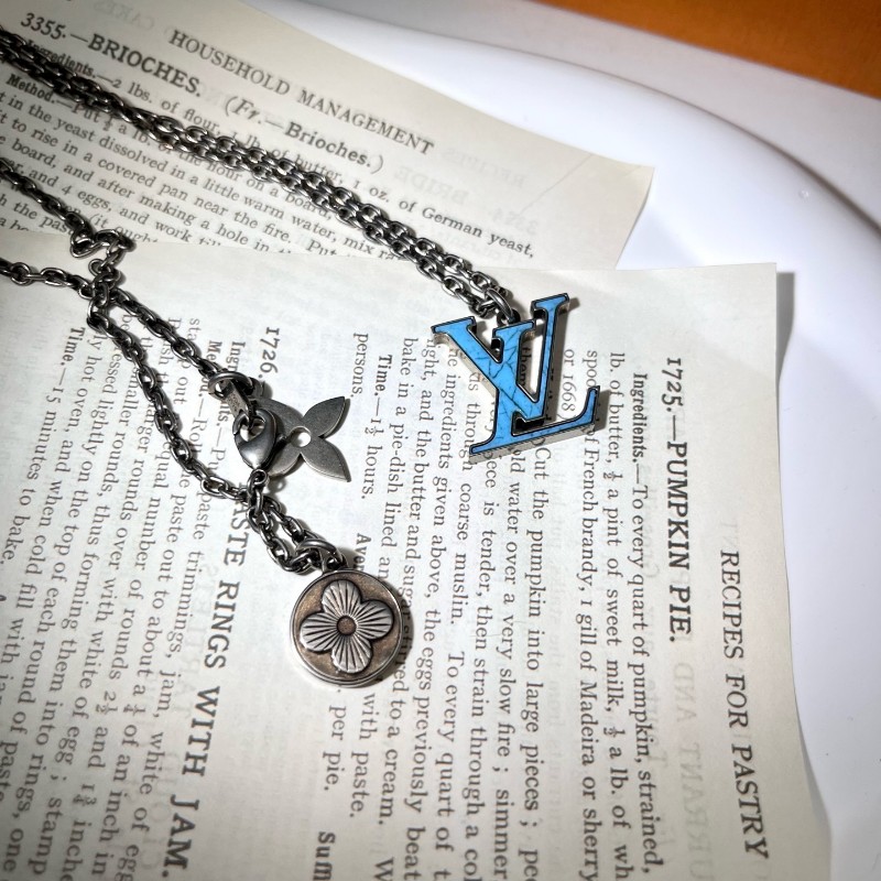 LV路易威登Turquoise藍色花卉字母吊墜 金屬項鏈 鏈長65cm 男女同款M68904-2