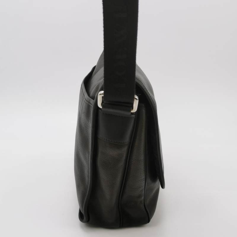 Loewe牛皮logo純色壓紋斜挎包單肩包-3