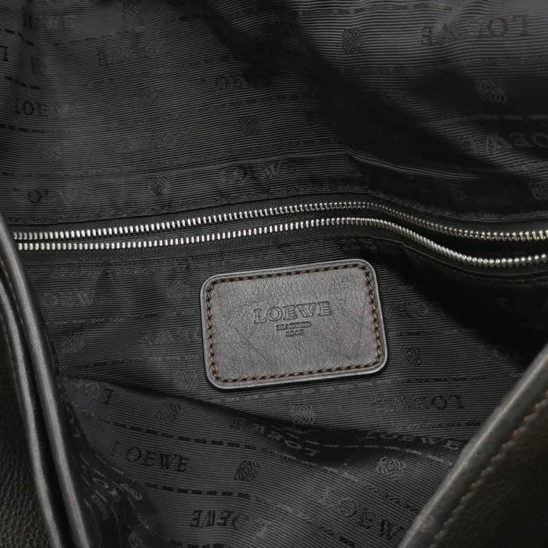 Loewe牛皮logo純色壓紋斜挎包單肩包-7
