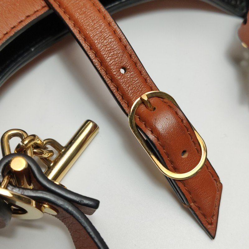 Loewe Joyce牛皮純色logo圓環斜挎包單肩包-14