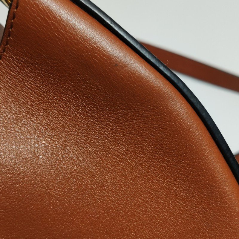 Loewe Joyce牛皮純色logo圓環斜挎包單肩包-16