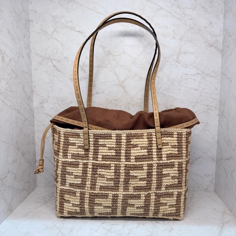 FENDI 編織LOGO縮口肩背包