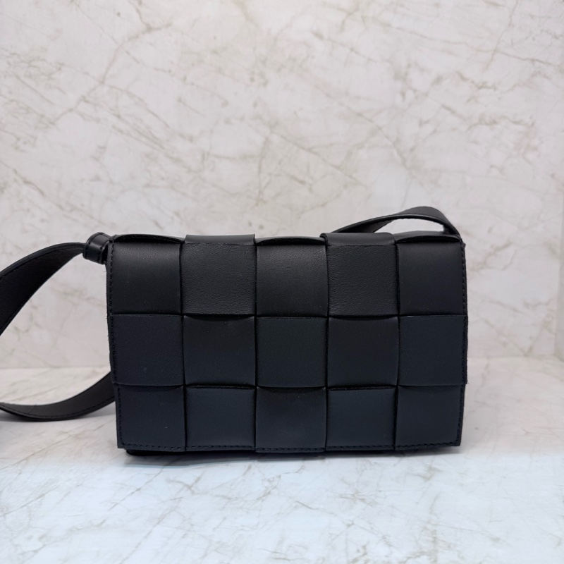 BV Small Cassette 編織小款斜背包/黑色-0