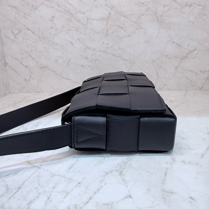 BV Small Cassette 編織小款斜背包/黑色-3