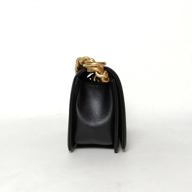 CHANEL Leboy小號20.5黑色荔枝牛皮晶片開金扣菱格紋肩背包-3