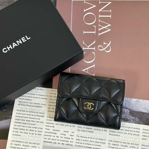 CHANEL 經典粒面牛皮雙層口蓋卡包 - 黑金