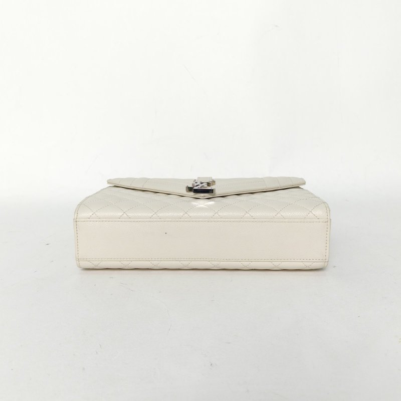 SAINT LAURENT Envelope絎縫翻蓋郵差包信封包中號米白色牛皮銀扣肩背包-4