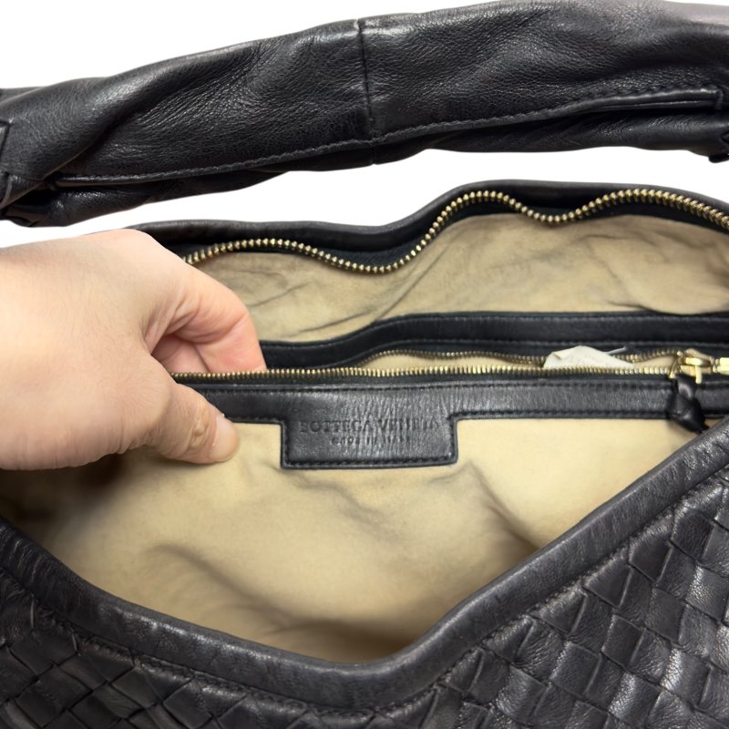 BOTTEGA VENETA Veneta 和尚包 肩背包-15