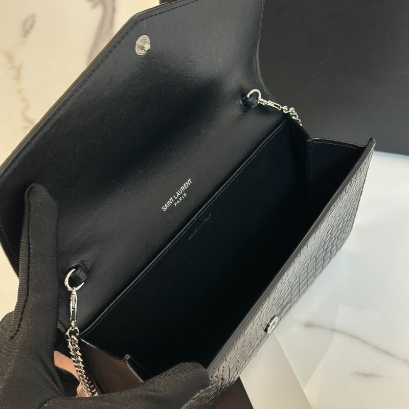 YSL 鱷魚壓紋信封鍊包 - 黑銀-5