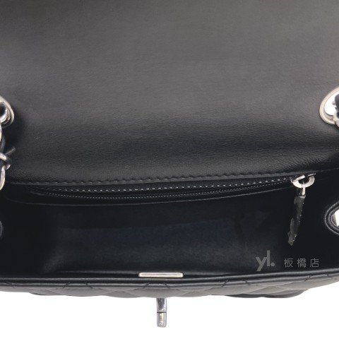 CHANEL 黑色羊皮菱格紋銀釦方胖子 A35200-6