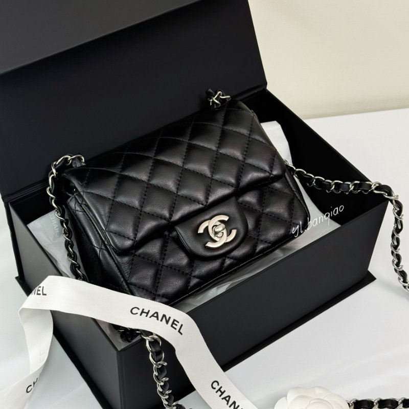 CHANEL 黑色羊皮菱格紋銀釦方胖子 A35200-0