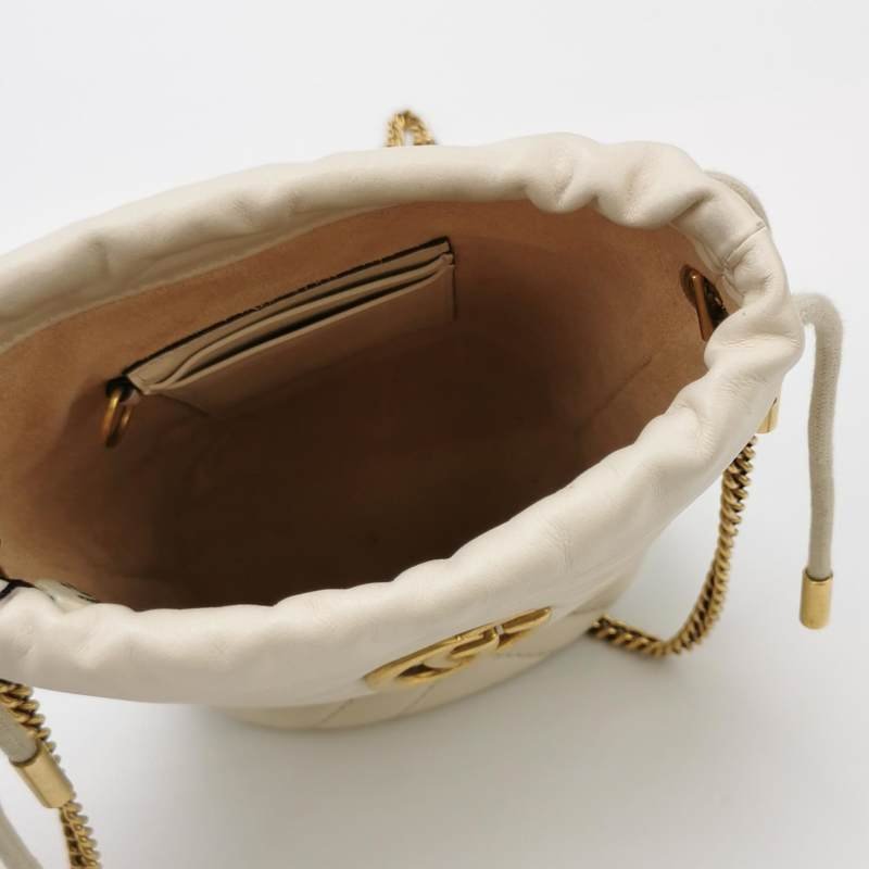 Gucci GG Marmont迷你牛皮V紋絎縫雙G標誌水桶包斜挎包單肩包-6