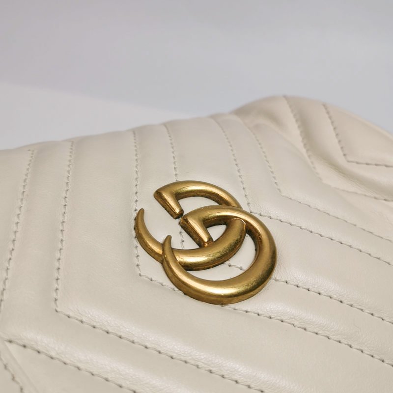 Gucci GG Marmont迷你牛皮V紋絎縫雙G標誌水桶包斜挎包單肩包-10