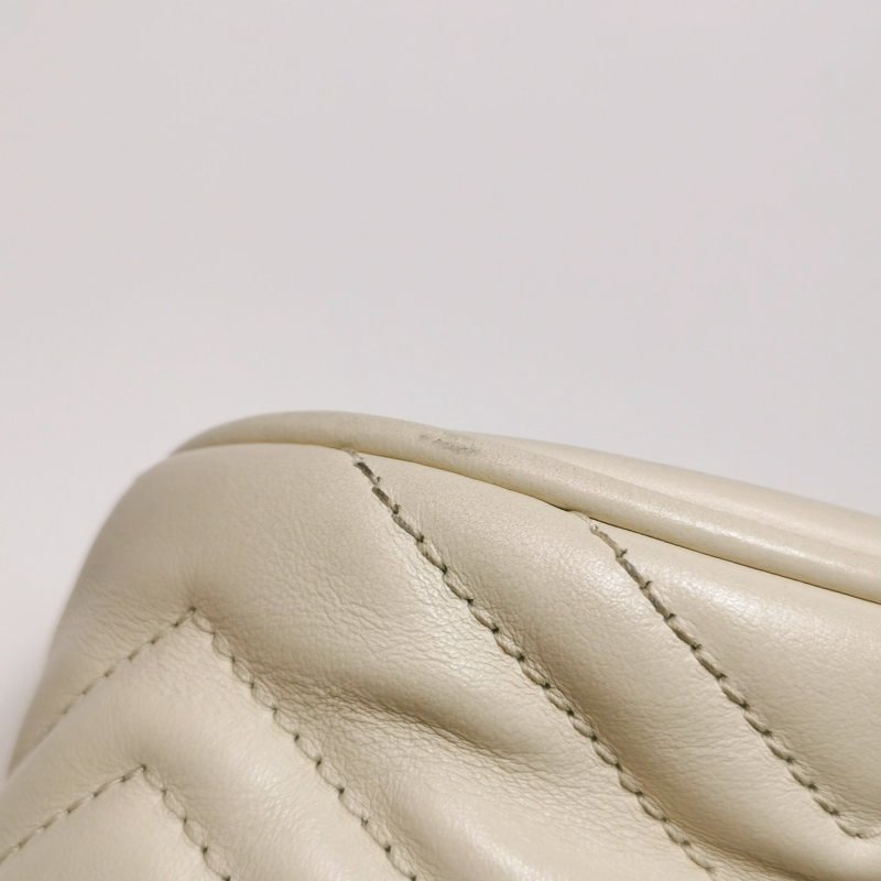 Gucci GG Marmont迷你牛皮V紋絎縫雙G標誌水桶包斜挎包單肩包-16