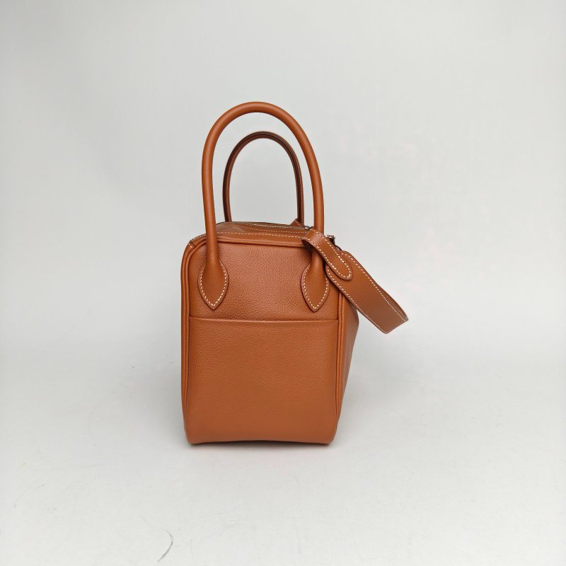 HERMES Lindy2637金棕色EC皮Z刻銀扣肩背包-1
