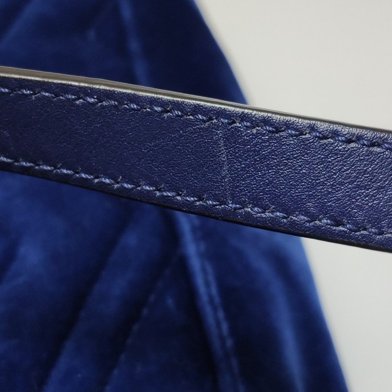 Gucci GG Marmont中號牛皮絨布V紋絎縫雙G標誌口蓋包單肩包-9