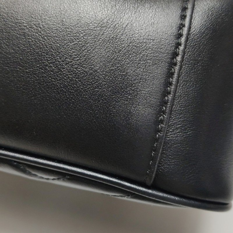 Gucci GG Marmont中號牛皮V紋絎縫雙G標誌口蓋包單肩包-16