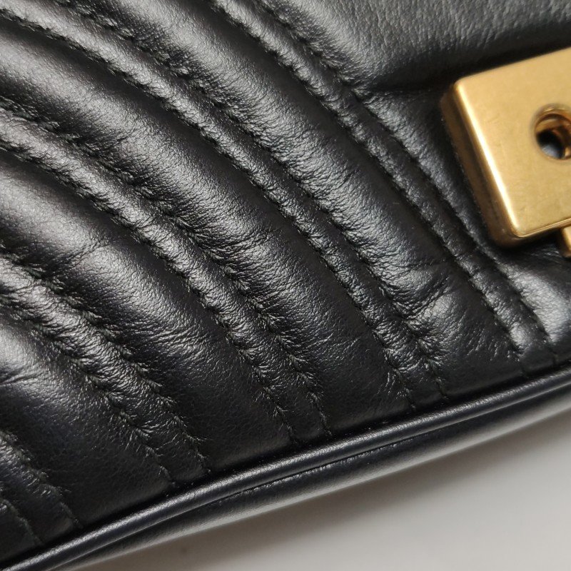 Gucci GG Marmont中號牛皮V紋絎縫雙G標誌口蓋包單肩包-21