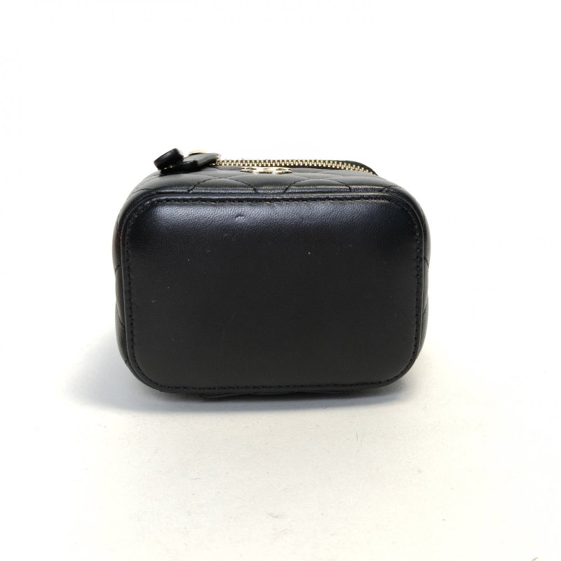 CHANEL 21P方盒子化妝包無鏡子11黑色羊皮31開金扣山茶花蝴蝶結皮穿鏈肩背包-4