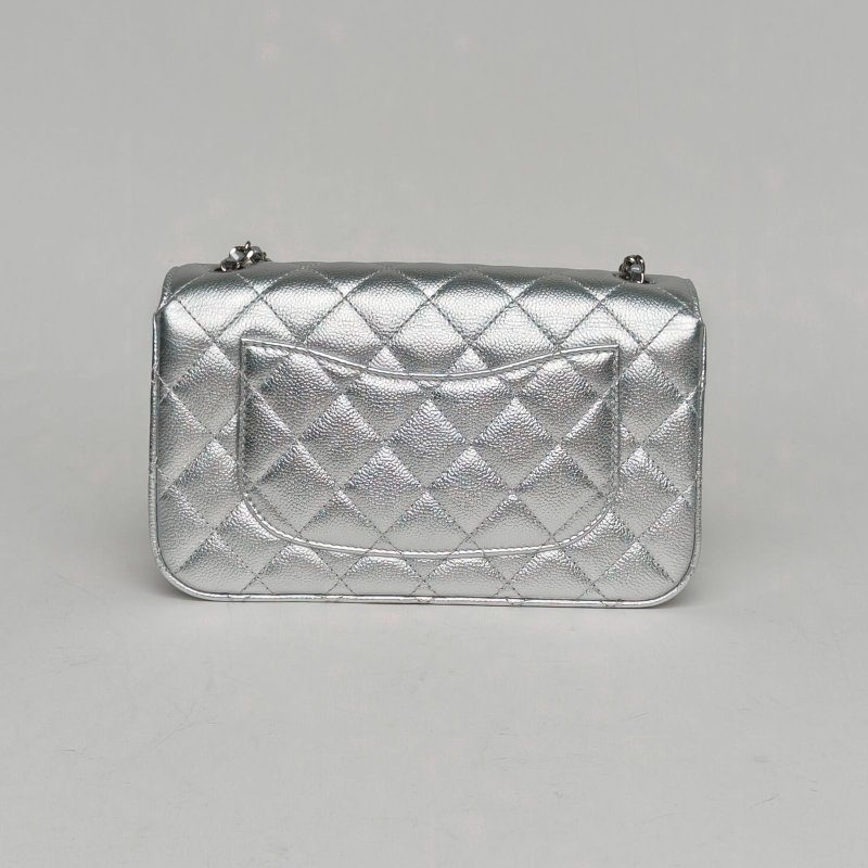 CHANEL 銀色荔枝牛皮晶片開銀扣雙C調節肩帶25BCF口蓋包大Mini肩背包-2