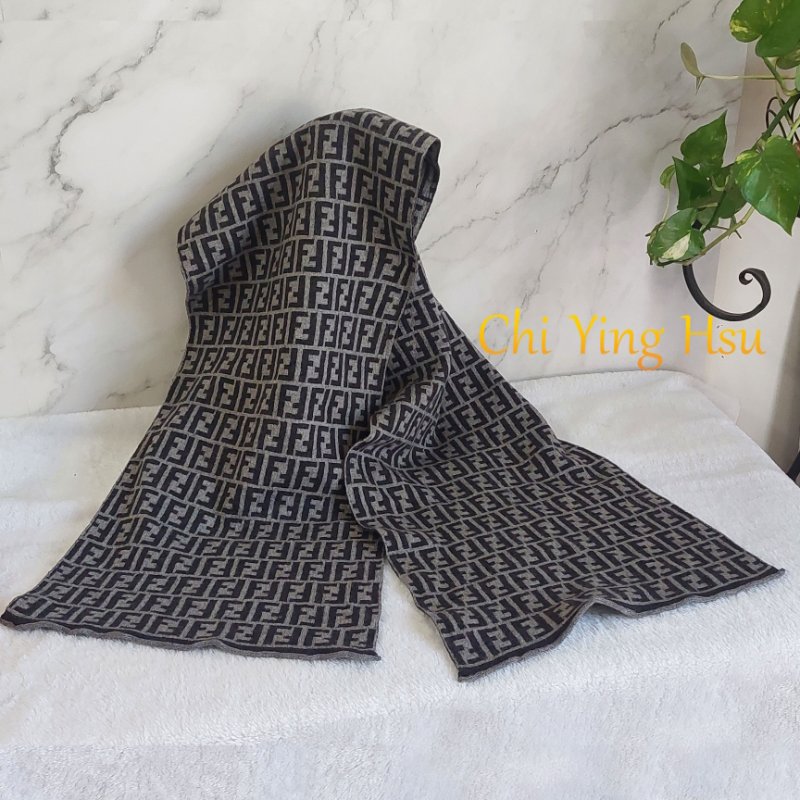 Fendi  芬迪 經典 滿版 好搭羊毛圍巾-6