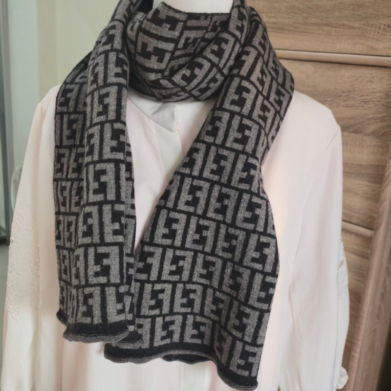 Fendi  芬迪 經典 滿版 好搭羊毛圍巾-25