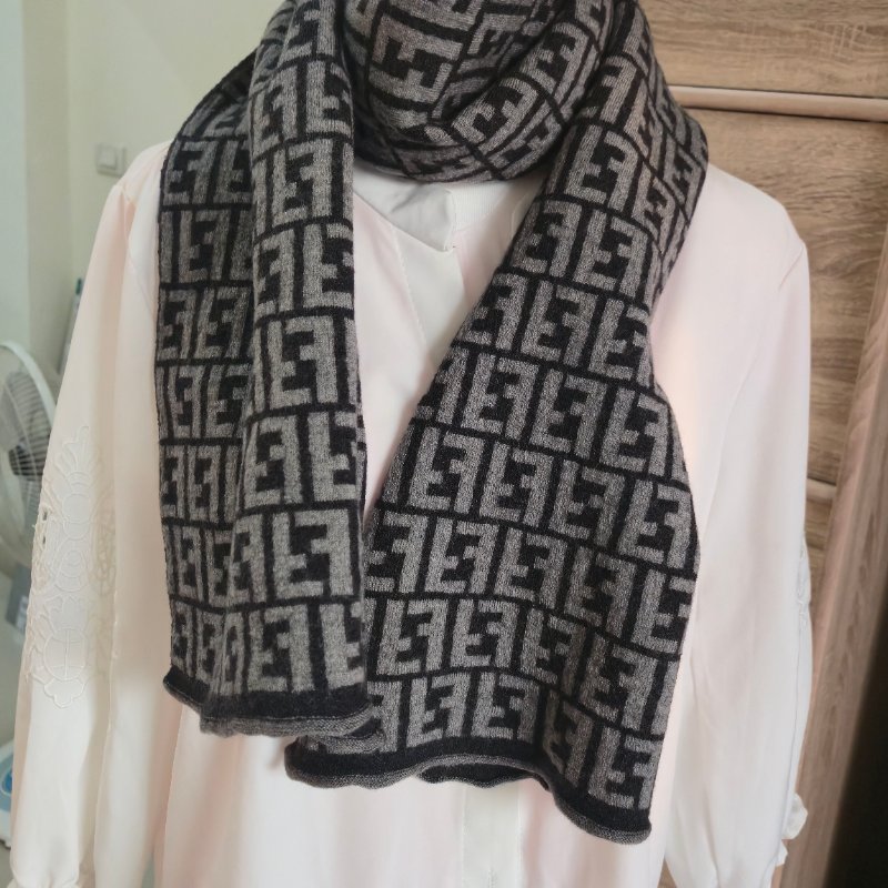 Fendi  芬迪 經典 滿版 好搭羊毛圍巾-26