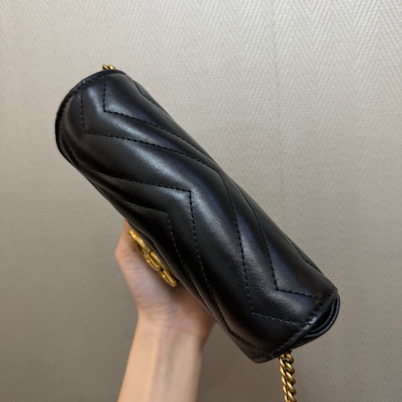 Gucci 黑牛皮霧金釦Super mini marmont斜背包-4