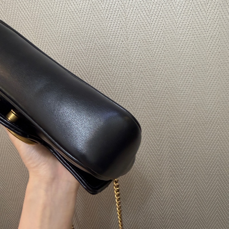 Gucci 黑牛皮霧金釦Super mini marmont斜背包-8