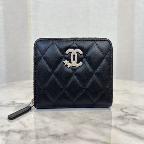 Chanel黑羊皮銀釦星星水鑽雙C logo ㄇ拉零錢卡包