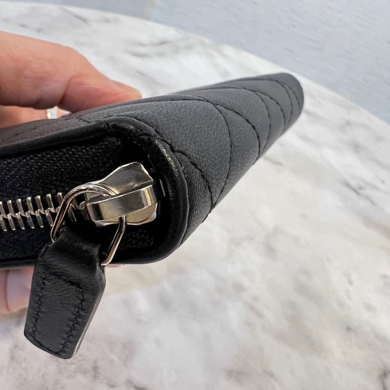 Chanel黑羊皮銀釦星星水鑽雙C logo ㄇ拉零錢卡包-2